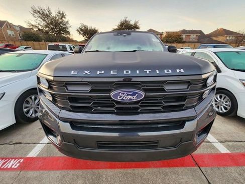 Used 2025 Ford Expedition Max Active image 2