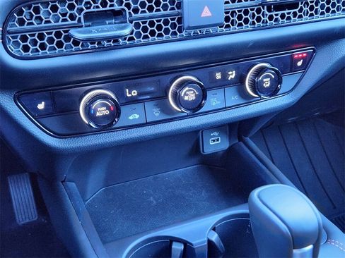 Used 2025 Honda HR-V Sport image 21