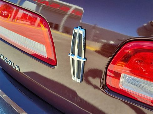 Used 2012 Lincoln MKZ image 8