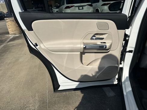 New 2026 Mercedes-Benz GLB 250 4MATIC image 24