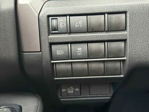 Used 2024 Toyota Tacoma TRD Sport AWD/4WD image 31