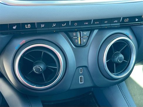 Used 2020 Chevrolet Blazer LT w/ LPO, Floor Liner Package image 15