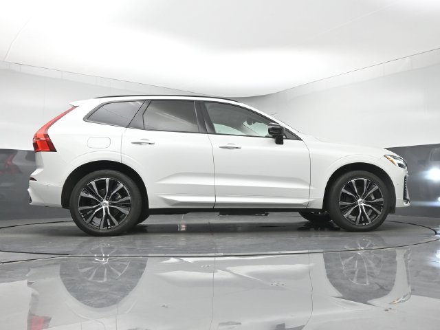 Used 2024 Volvo XC60 B5 Plus w/ Protection Package Premier AWD/4WD image 17
