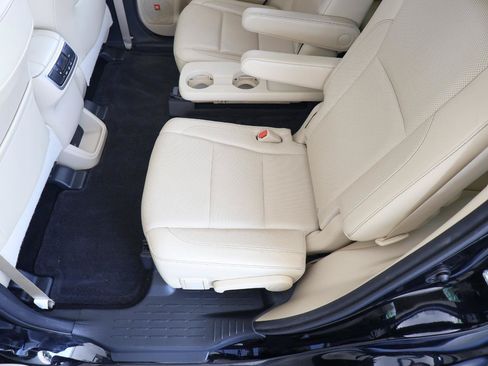 Used 2016 Toyota Highlander Limited FWD image 46
