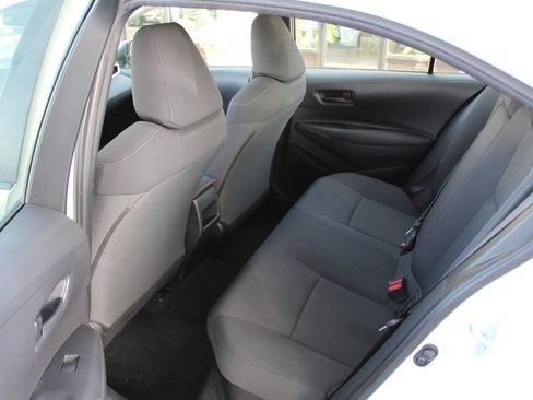 Used 2022 Toyota Corolla LE FWD image 12