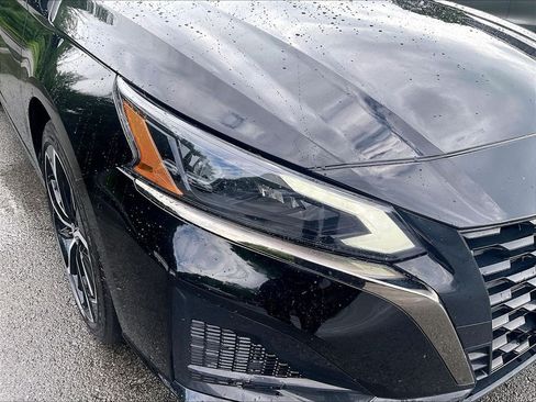 Used 2024 Nissan Altima 2.5 SR w/ SR Premium Package FWD image 31