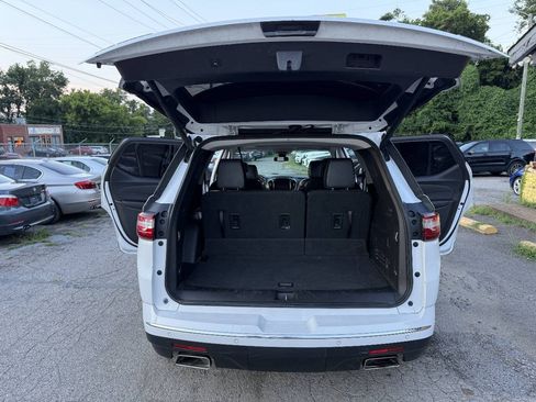 Used 2018 Chevrolet Traverse Premier w/ Driver Confidence II Package FWD image 15