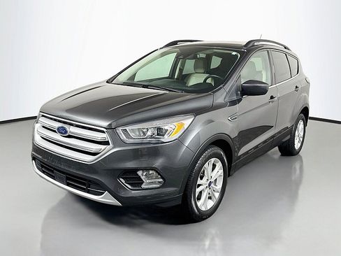 Used 2018 Ford Escape SEL w/ Ford Safe & Smart Package FWD image 3