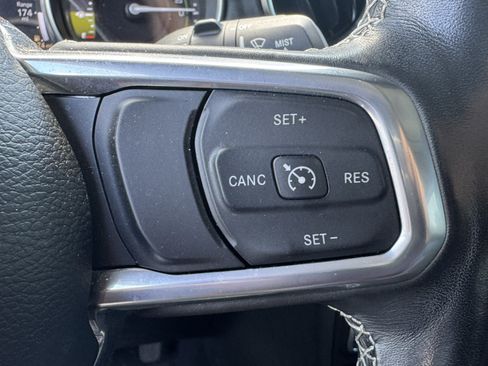 Used 2023 Jeep Wrangler Unlimited Sahara w/ Cold Weather Group AWD/4WD image 31