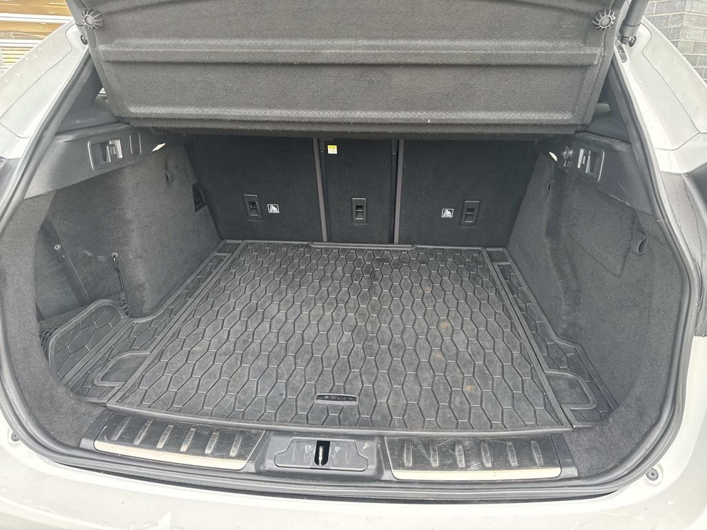 Certified 2020 Jaguar F-PACE Prestige AWD/4WD image 6