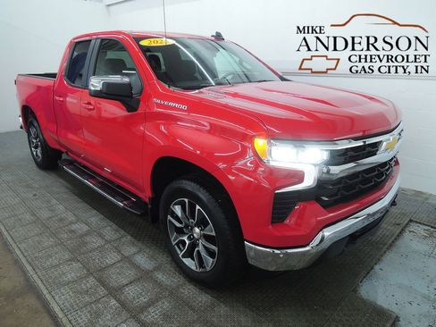 Used 2025 Chevrolet Silverado 1500 LT image 1