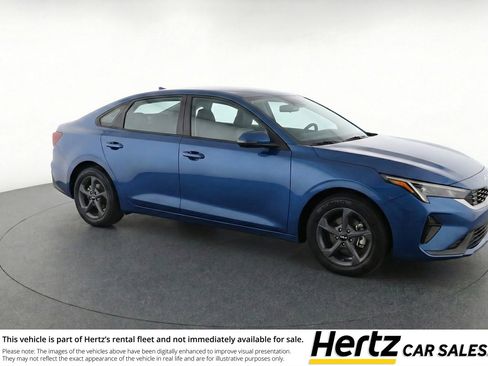 Used 2025 Kia K4 LXS image 1