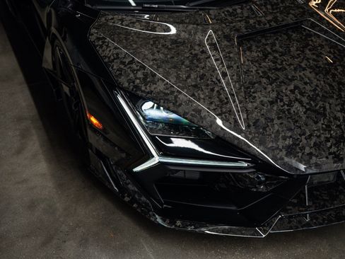 Used 2024 Lamborghini Revuelto AWD/4WD image 13