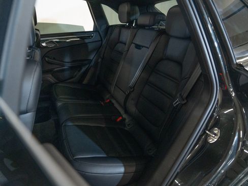Certified 2026 Porsche Macan AWD/4WD image 17