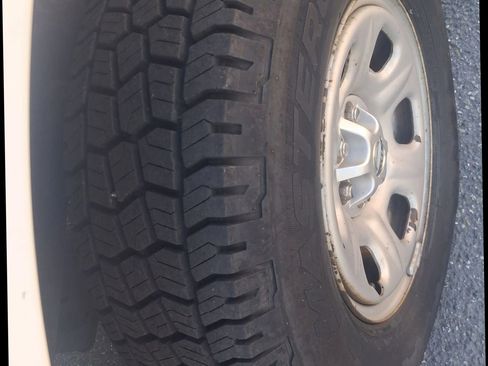 Used 2012 Nissan Frontier S w/ S Preferred Pkg RWD image 16