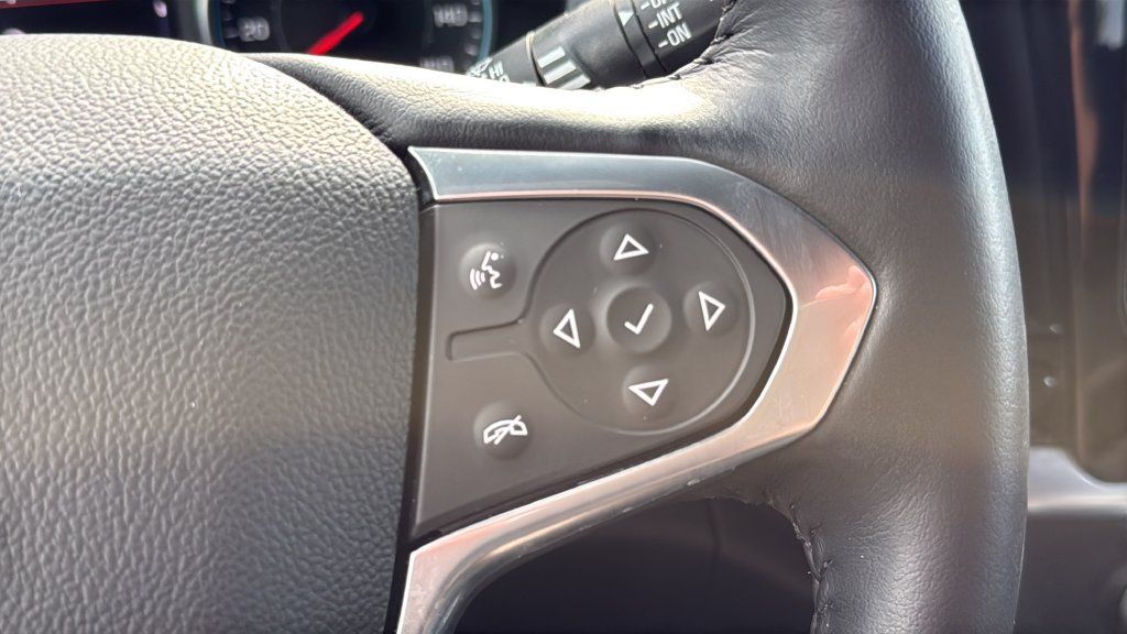 Used 2022 Chevrolet Traverse RS FWD image 25