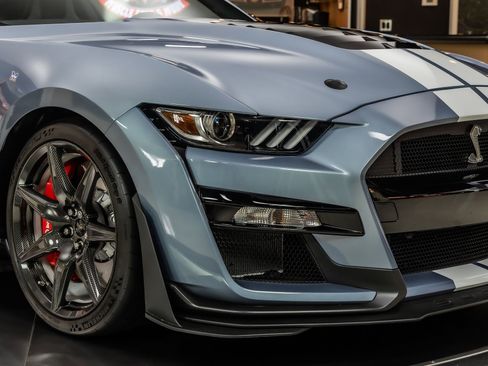 Used 2022 Ford Mustang Shelby GT500 w/ Carbon Fiber Track Pack RWD image 21
