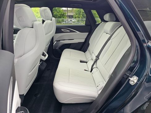 Used 2024 Cadillac Lyriq Sport AWD/4WD image 16
