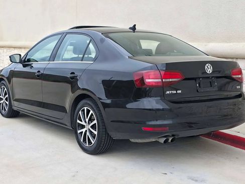 Used 2017 Volkswagen Jetta SE FWD image 5