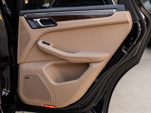 Certified 2026 Porsche Macan S AWD/4WD image 36