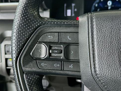 Used 2024 Toyota Tacoma SR image 16