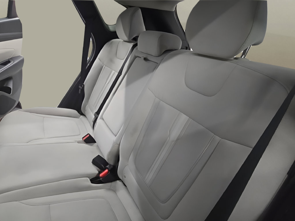 Certified 2025 Hyundai Tucson SEL AWD/4WD image 17