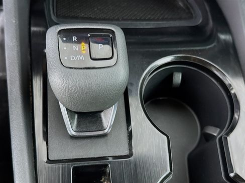 Used 2024 Nissan Rogue SV w/ SV Premium Package FWD image 18