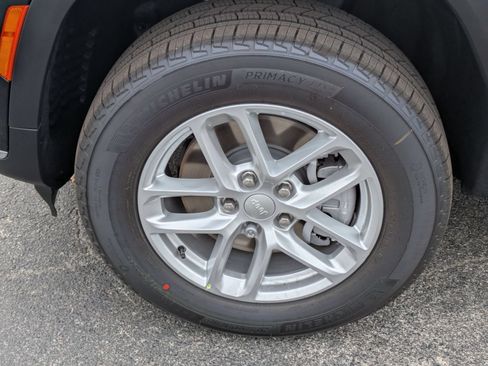 New 2025 Jeep Grand Cherokee L Laredo RWD image 22