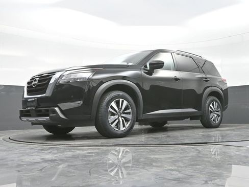 Used 2025 Nissan Pathfinder SL image 36