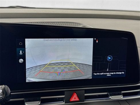 New 2025 Hyundai Elantra SEL image 18