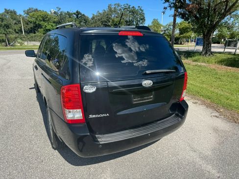 Used 2012 Kia Sedona LX FWD image 9