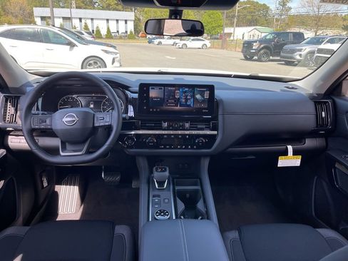 New 2026 Nissan Pathfinder SV w/ SV Premium Package AWD/4WD image 6