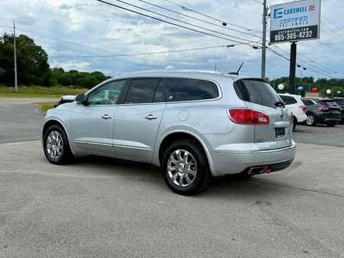 Used 2017 Buick Enclave Leather FWD image 5