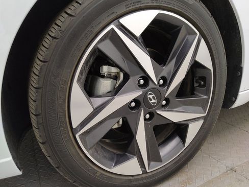 Used 2021 Hyundai Elantra SEL w/ Convenience + Premium Package FWD image 31