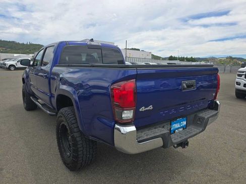 Used 2022 Toyota Tacoma SR5 AWD/4WD image 3