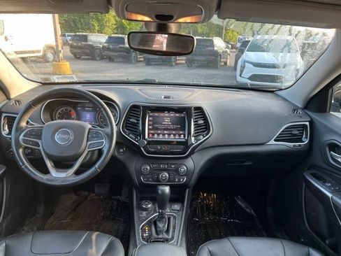 Used 2019 Jeep Cherokee Limited AWD/4WD image 10