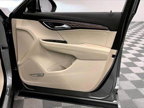 Used 2023 Buick Envision Avenir image 19