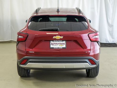 Used 2025 Chevrolet Trax LT w/ Driver Confidence Package FWD image 6
