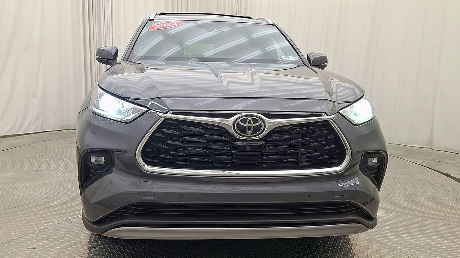 Used 2022 Toyota Highlander Platinum AWD/4WD image 9