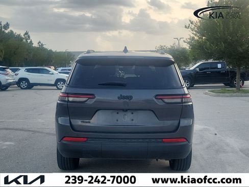 Used 2023 Jeep Grand Cherokee L Laredo AWD/4WD image 5