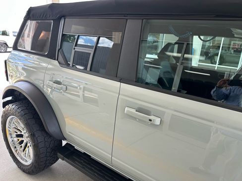 Certified 2022 Ford Bronco Outer Banks w/ Sasquatch Package AWD/4WD image 10