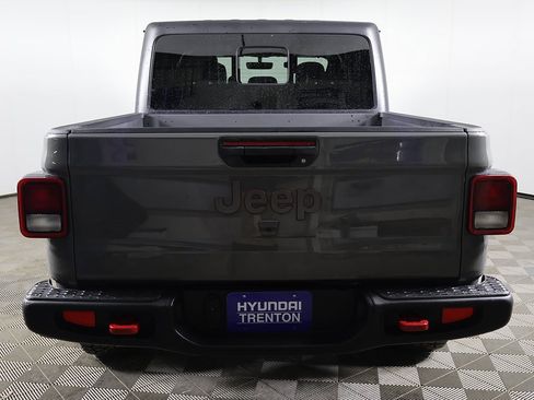 Used 2022 Jeep Gladiator Rubicon image 9