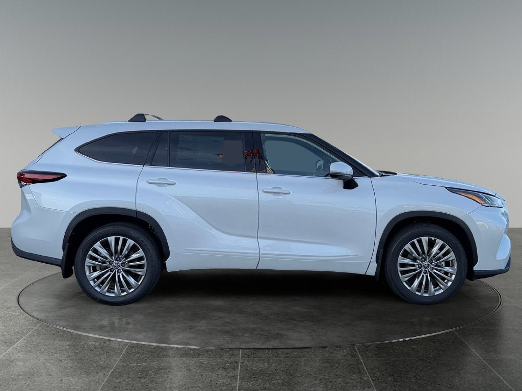 New 2026 Toyota Highlander Platinum AWD/4WD image 10