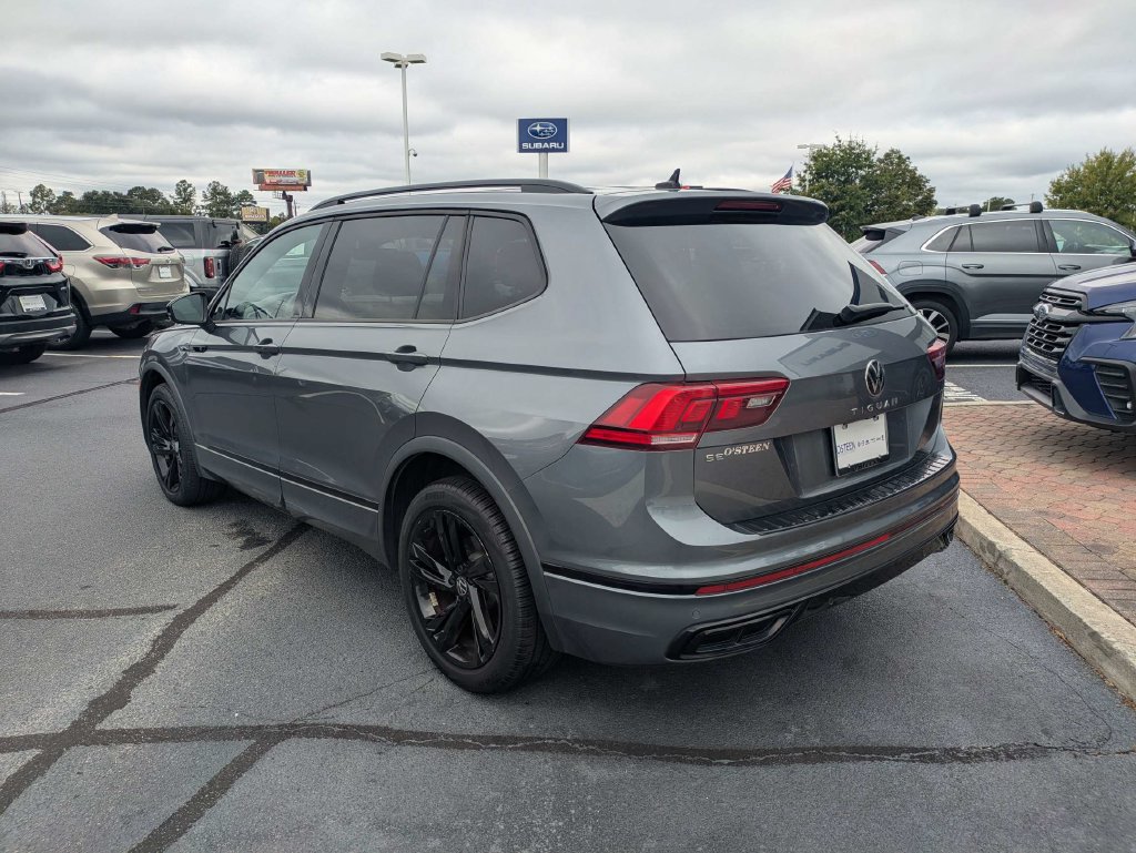 Certified 2024 Volkswagen Tiguan SE R-Line FWD image 7