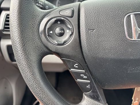 Used 2015 Honda Accord LX image 19