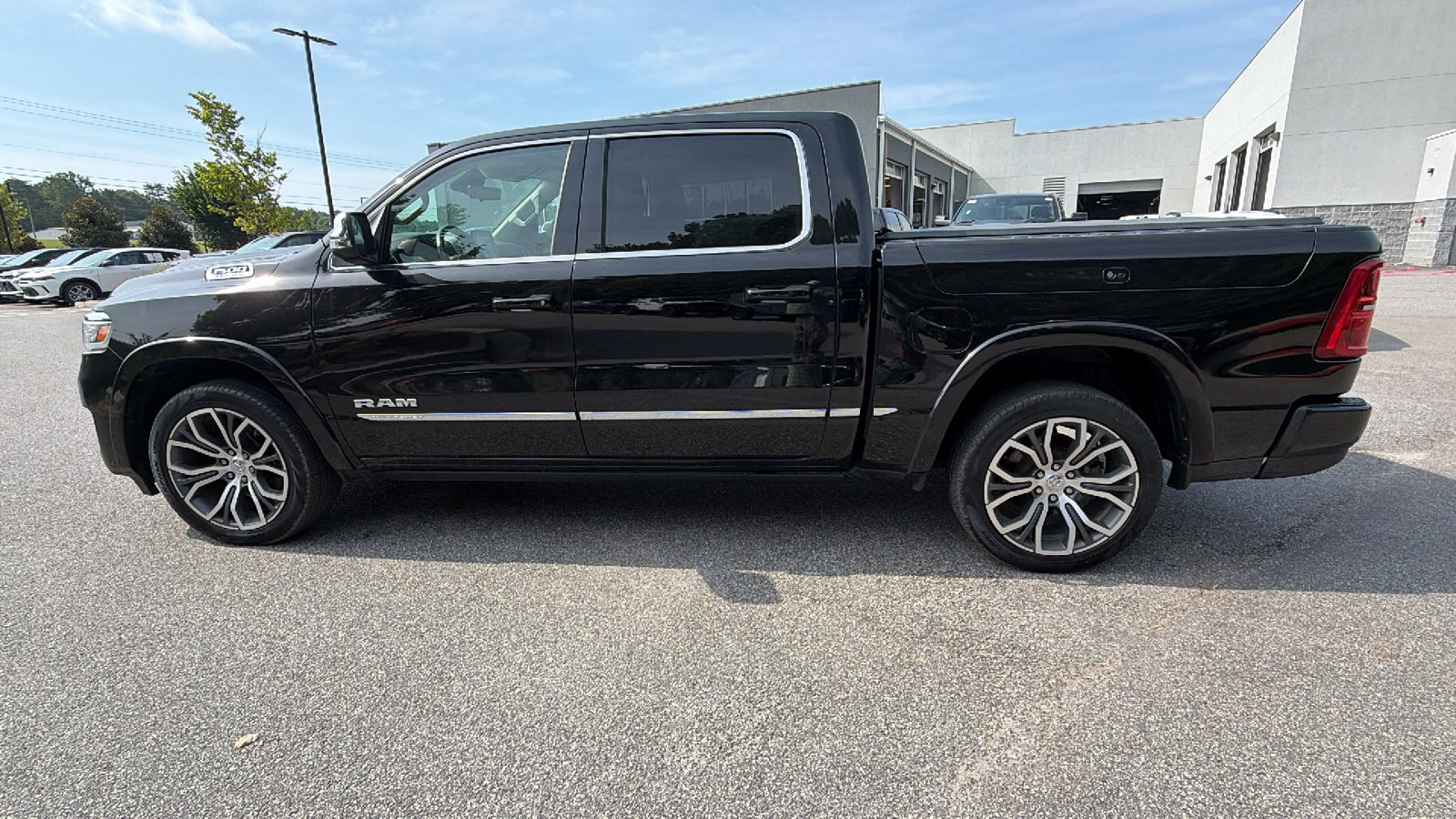 Certified 2025 RAM 1500 Tungsten AWD/4WD image 11