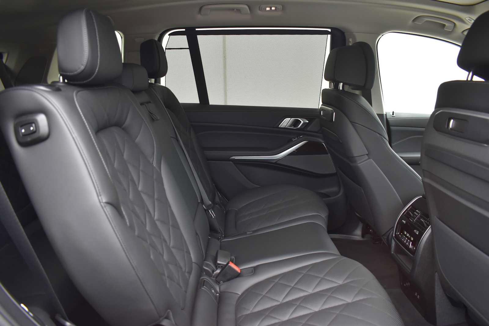Used 2026 BMW X7 xDrive40i w/ Premium Package AWD/4WD image 10