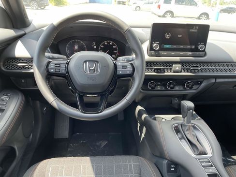 New 2025 Honda HR-V Sport image 2