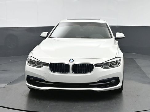 Used 2018 BMW 330e image 2