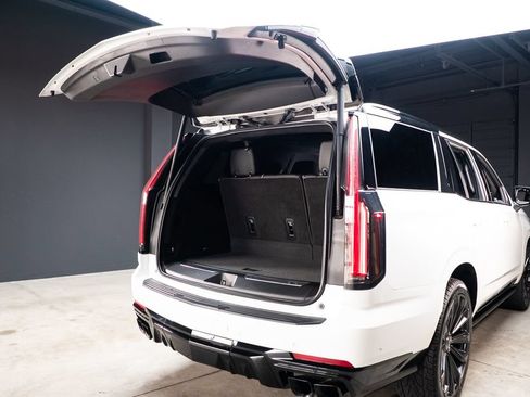 Used 2025 Cadillac Escalade V AWD/4WD image 47